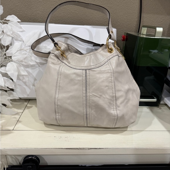 Michael Kors Cream Leather Handbag - Picture 4 of 6